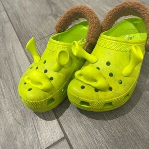 Shrek crocs- barely worn. Size 6 (M) 8 (W)